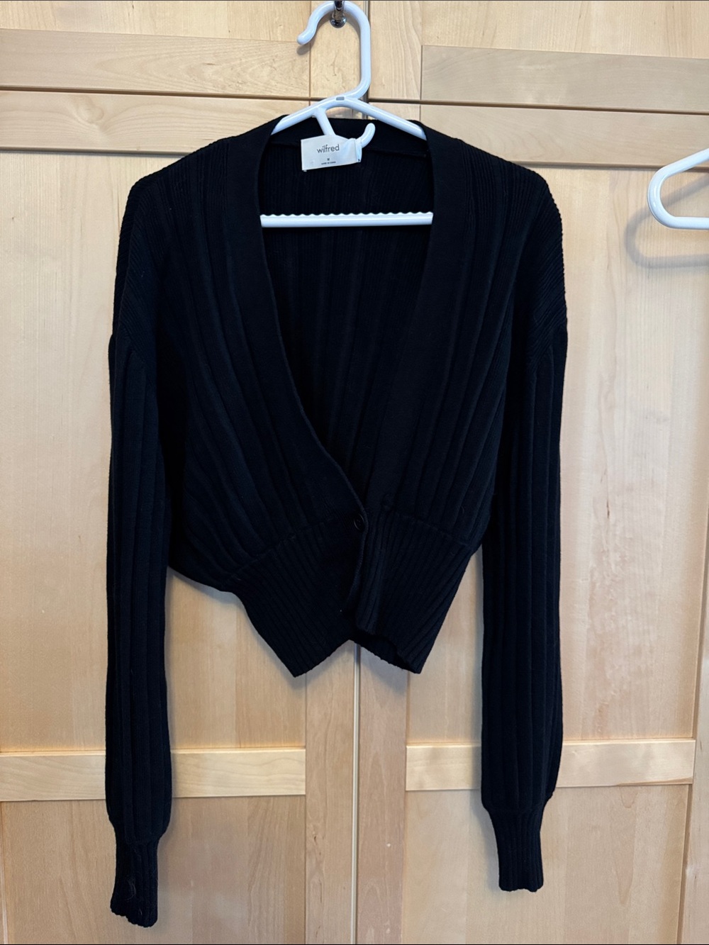 Wilfred Black Ribbed V-Neck Cropped Cardigan